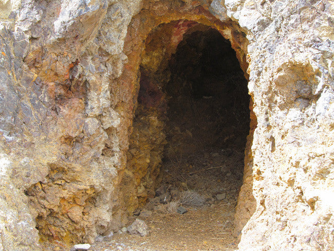 Middlegate Historic Gold Mine with massive Tailings