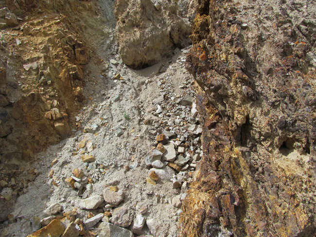 Middlegate Historic Gold Mine with massive Tailings