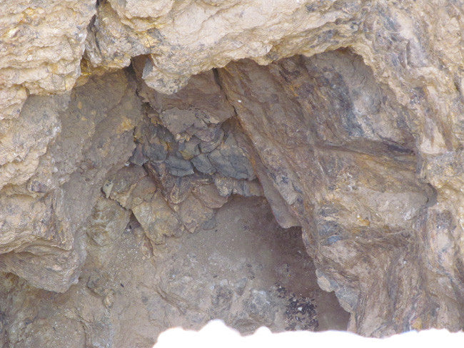 Middlegate Historic Gold Mine with massive Tailings